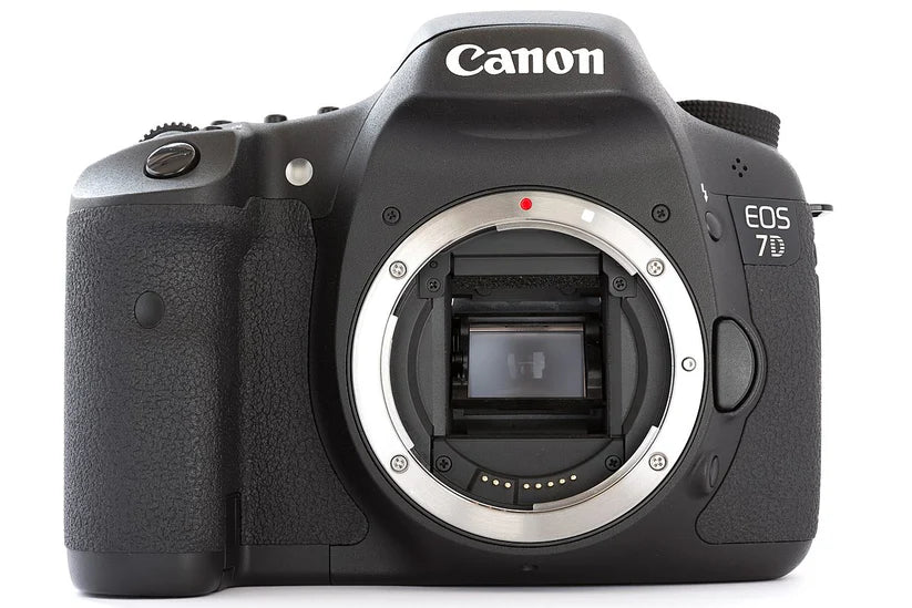 canon 7d body + grip+ 2x batteries used
